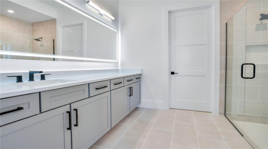 ORLANDO, Florida 32836, 5 Bedrooms Bedrooms, ,6 BathroomsBathrooms,Residential,For Sale,SHEEN SOUND,0,MFRO6373716