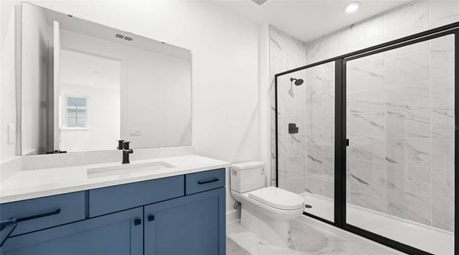 Private en-suite bathroom