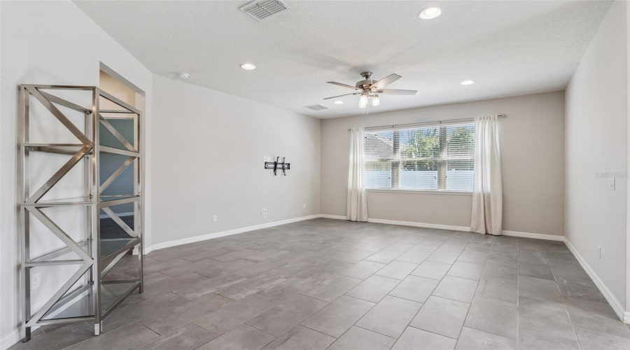 Spaciious Family Room with beautiful view