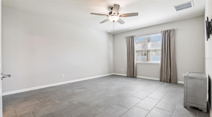 ORLANDO, Florida 32836, 4 Bedrooms Bedrooms, ,2 BathroomsBathrooms,Residential,For Sale,ROYAL ESTATES,0,MFRO6376280