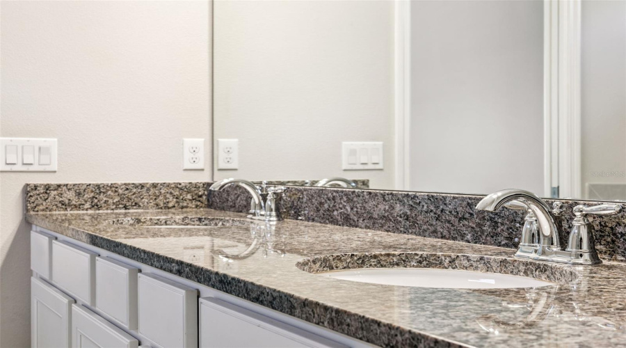 ORLANDO, Florida 32836, 4 Bedrooms Bedrooms, ,2 BathroomsBathrooms,Residential,For Sale,ROYAL ESTATES,0,MFRO6376280