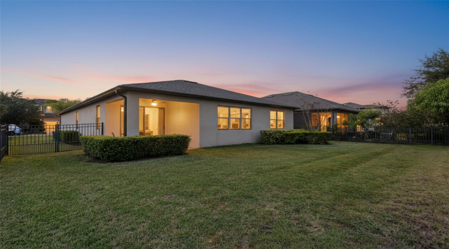 A GREAT PRIVATE YARD to Enjoy