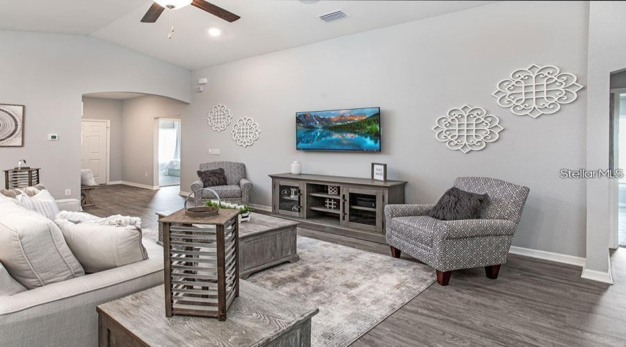 DAVENPORT, Florida 33837, 4 Bedrooms Bedrooms, ,2 BathroomsBathrooms,Residential,For Sale,FLEUR,0,MFRL4955598