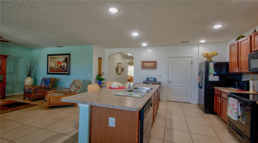 Kitchen - other angle