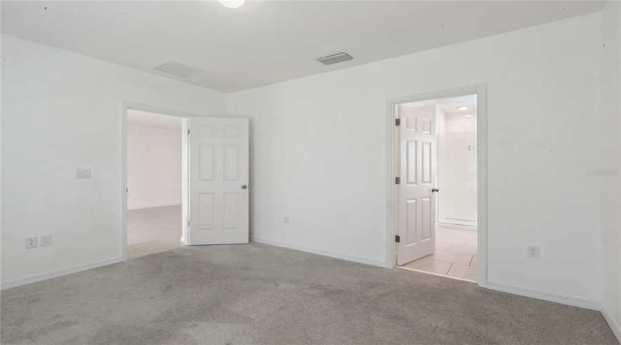 DAVENPORT, Florida 33837, 4 Bedrooms Bedrooms, ,2 BathroomsBathrooms,Residential,For Sale,SWAN SWIM,0,MFRO6342530