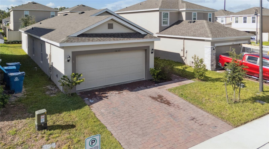 DAVENPORT, Florida 33837, 4 Bedrooms Bedrooms, ,2 BathroomsBathrooms,Residential,For Sale,SWAN SWIM,0,MFRO6342530