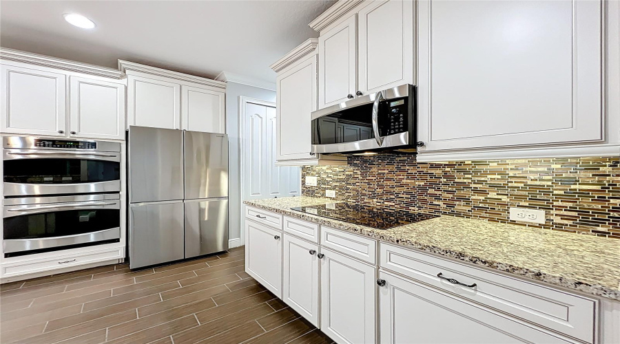 ORLANDO, Florida 32836, 5 Bedrooms Bedrooms, ,4 BathroomsBathrooms,Residential,For Sale,LAVANDE,0,MFRO6320957