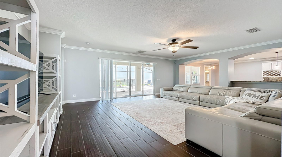 ORLANDO, Florida 32836, 5 Bedrooms Bedrooms, ,4 BathroomsBathrooms,Residential,For Sale,LAVANDE,0,MFRO6320957