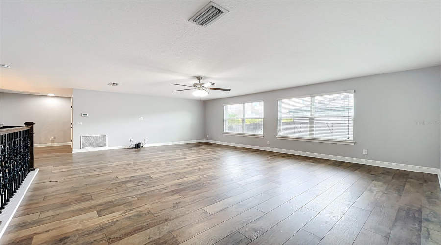 ORLANDO, Florida 32836, 5 Bedrooms Bedrooms, ,4 BathroomsBathrooms,Residential,For Sale,LAVANDE,0,MFRO6320957