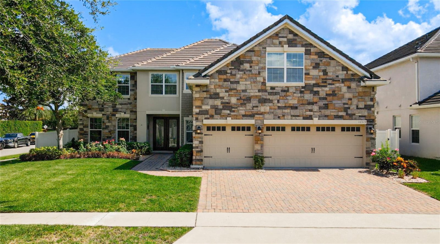 ORLANDO, Florida 32836, 5 Bedrooms Bedrooms, ,4 BathroomsBathrooms,Residential,For Sale,LAVANDE,0,MFRO6320957