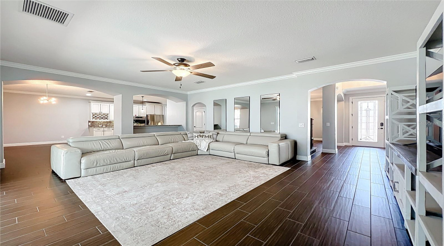 ORLANDO, Florida 32836, 5 Bedrooms Bedrooms, ,4 BathroomsBathrooms,Residential,For Sale,LAVANDE,0,MFRO6320957