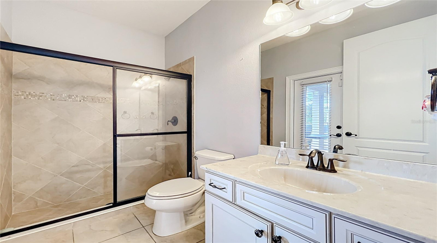 ORLANDO, Florida 32836, 5 Bedrooms Bedrooms, ,4 BathroomsBathrooms,Residential,For Sale,LAVANDE,0,MFRO6320957