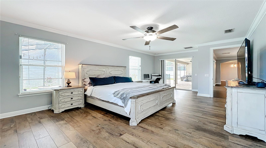 ORLANDO, Florida 32836, 5 Bedrooms Bedrooms, ,4 BathroomsBathrooms,Residential,For Sale,LAVANDE,0,MFRO6320957