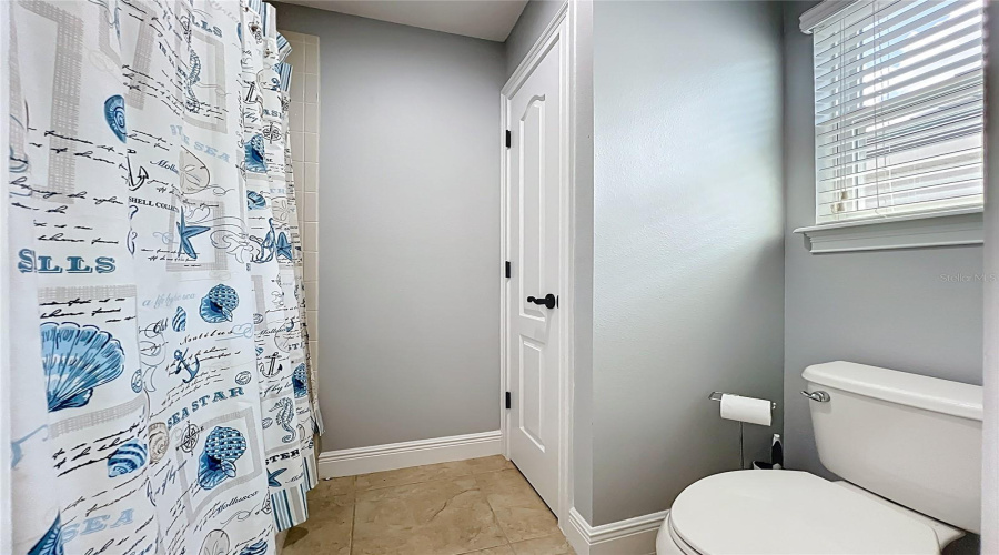 ORLANDO, Florida 32836, 5 Bedrooms Bedrooms, ,4 BathroomsBathrooms,Residential,For Sale,LAVANDE,0,MFRO6320957