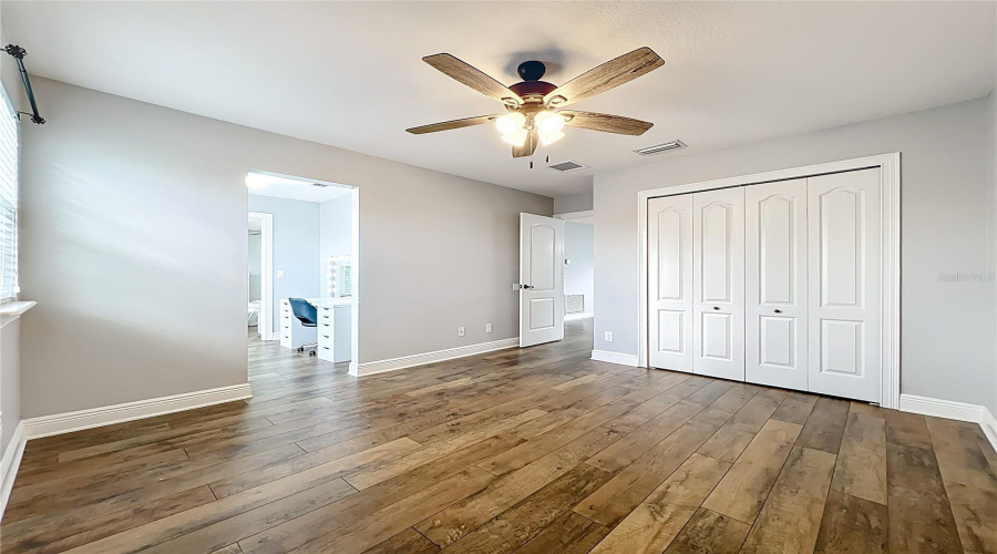 ORLANDO, Florida 32836, 5 Bedrooms Bedrooms, ,4 BathroomsBathrooms,Residential,For Sale,LAVANDE,0,MFRO6320957