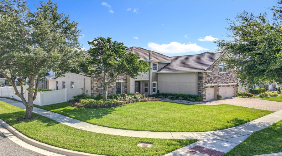 ORLANDO, Florida 32836, 5 Bedrooms Bedrooms, ,4 BathroomsBathrooms,Residential,For Sale,LAVANDE,0,MFRO6320957