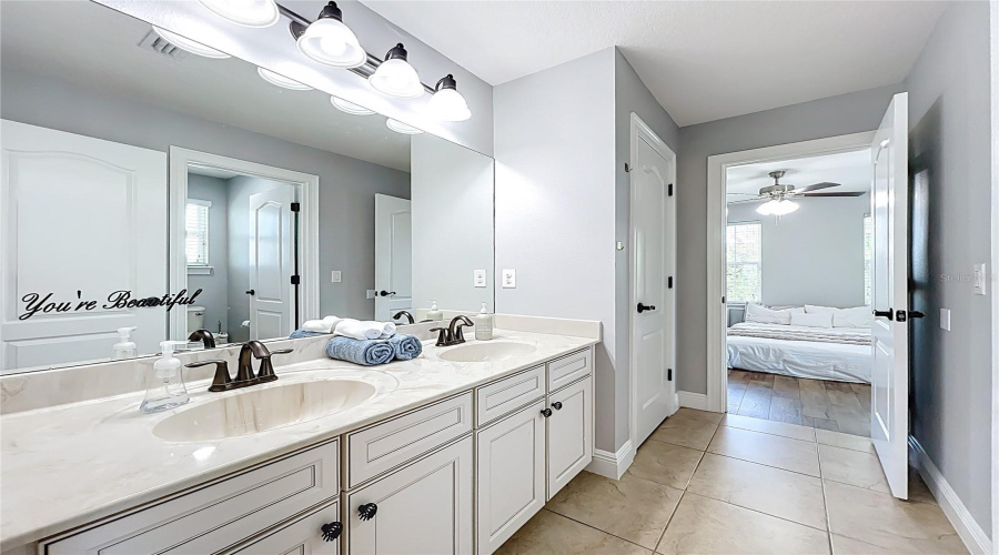 ORLANDO, Florida 32836, 5 Bedrooms Bedrooms, ,4 BathroomsBathrooms,Residential,For Sale,LAVANDE,0,MFRO6320957