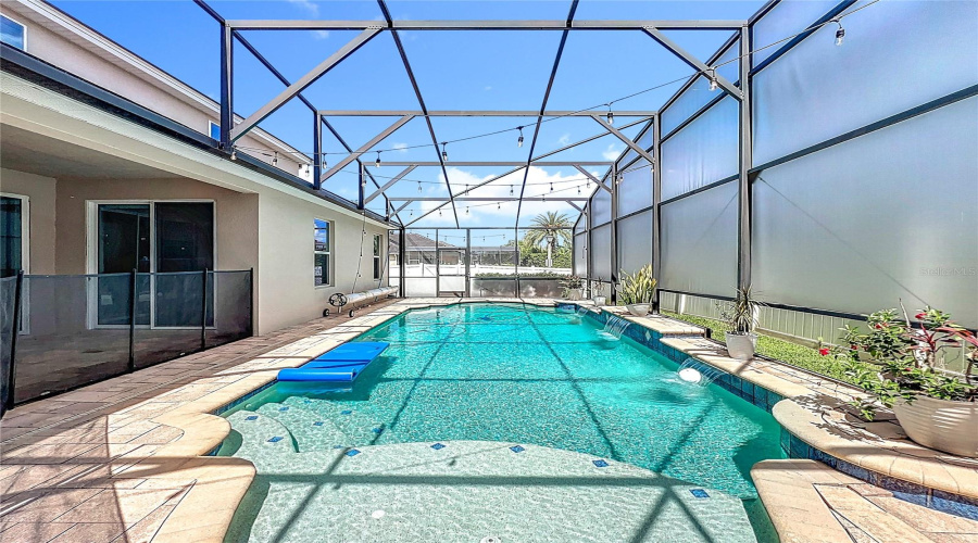 ORLANDO, Florida 32836, 5 Bedrooms Bedrooms, ,4 BathroomsBathrooms,Residential,For Sale,LAVANDE,0,MFRO6320957