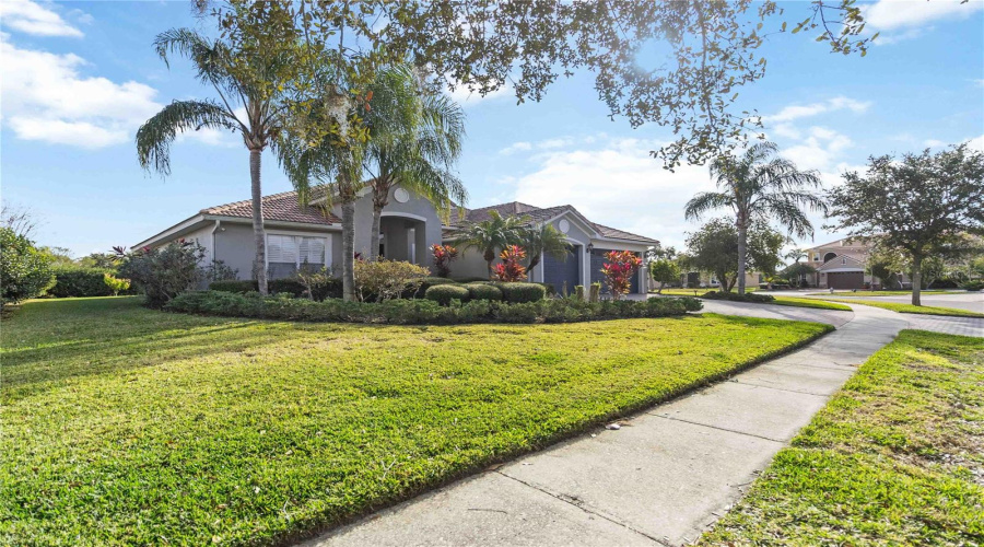 KISSIMMEE, Florida 34746, 4 Bedrooms Bedrooms, ,2 BathroomsBathrooms,Residential,For Sale,SOMERSET,0,MFRO6376184