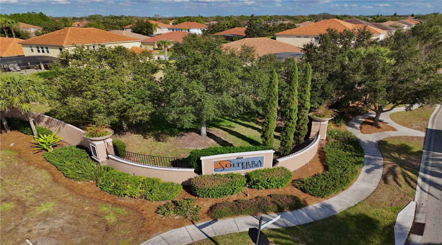 DAVENPORT, Florida 33837, 6 Bedrooms Bedrooms, ,4 BathroomsBathrooms,Residential,For Sale,OAKTREE,0,MFRO6375379