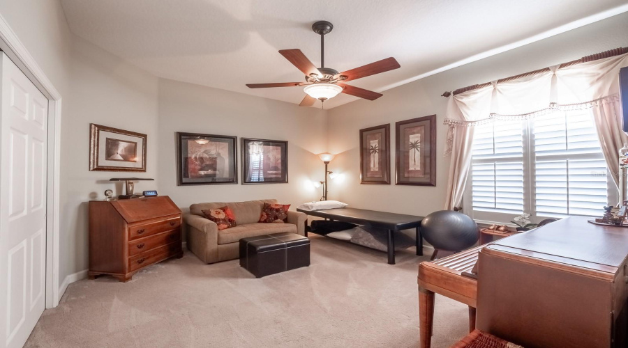 Bedroom 4 shares hall bath with bedroom 3