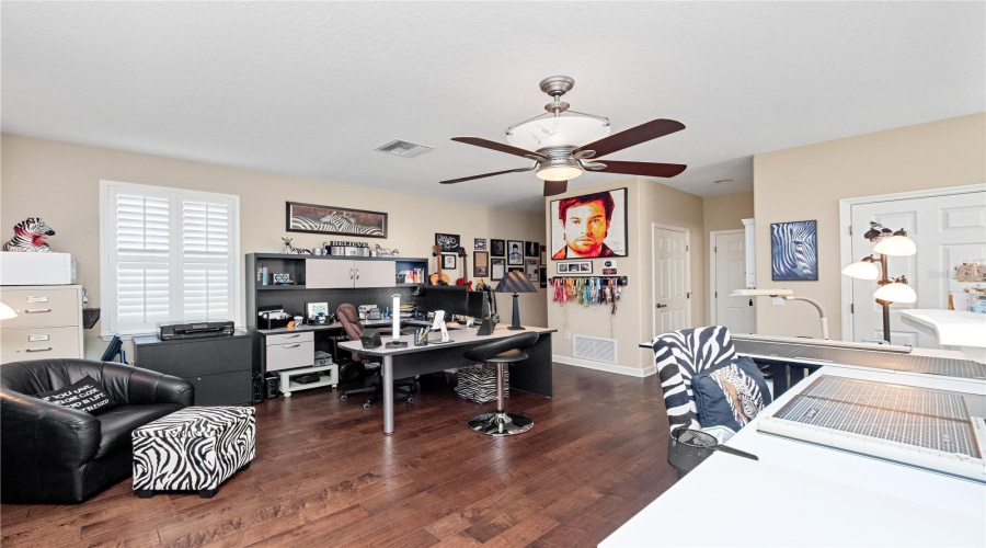 Upstairs En suite Bedroom used as craft room