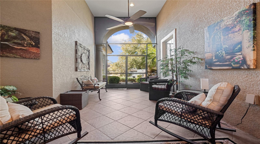 Front Porch/Entrance