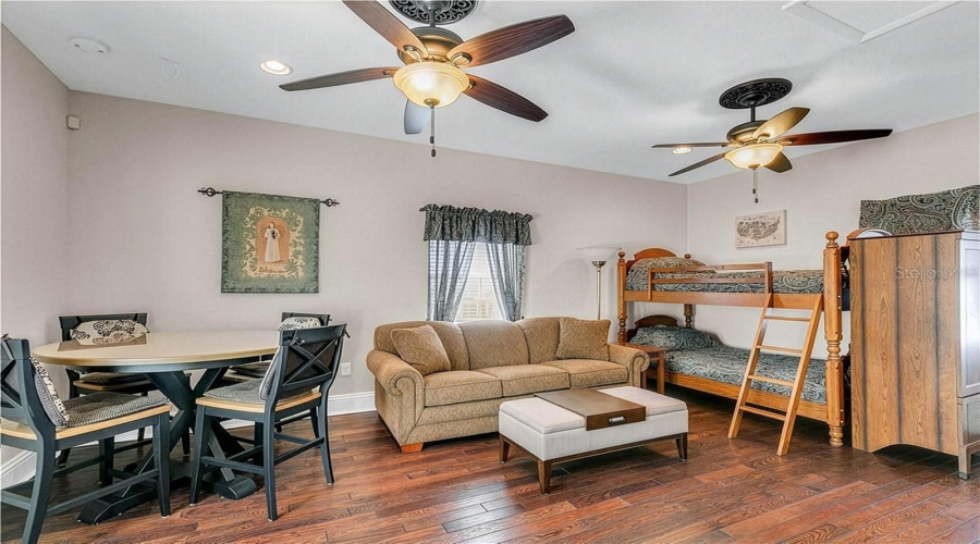 In-law / Bonus / 5th Bed