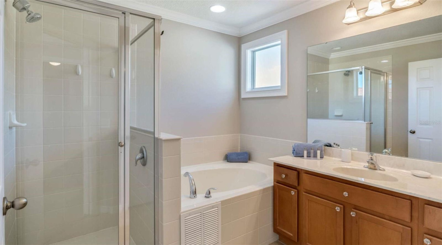 KISSIMMEE, Florida 34746, 6 Bedrooms Bedrooms, ,5 BathroomsBathrooms,Residential,For Sale,LAS FUENTES,0,MFRO6376325