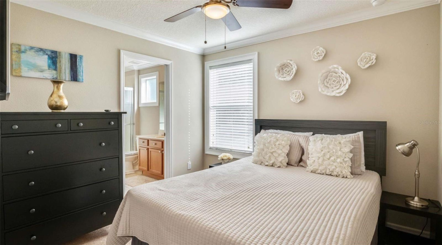 KISSIMMEE, Florida 34746, 6 Bedrooms Bedrooms, ,5 BathroomsBathrooms,Residential,For Sale,LAS FUENTES,0,MFRO6376325