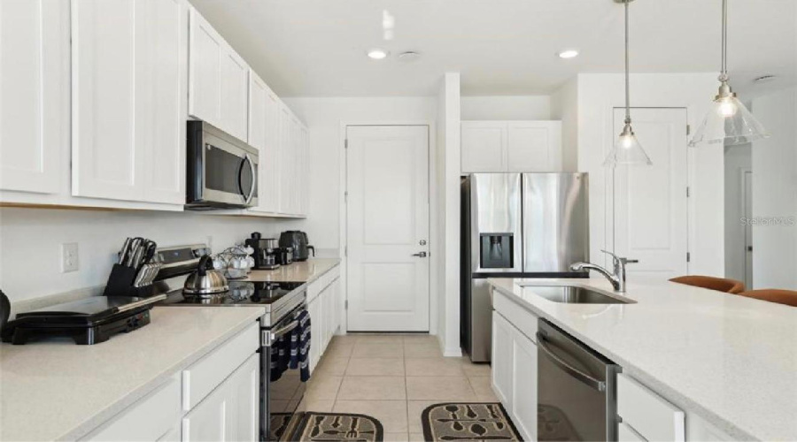 DAVENPORT, Florida 33896, 3 Bedrooms Bedrooms, ,2 BathroomsBathrooms,Residential,For Sale,LONGBOAT,0,MFRO6376511