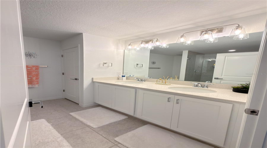 DAVENPORT, Florida 33896, 3 Bedrooms Bedrooms, ,2 BathroomsBathrooms,Residential,For Sale,LONGBOAT,0,MFRO6376511