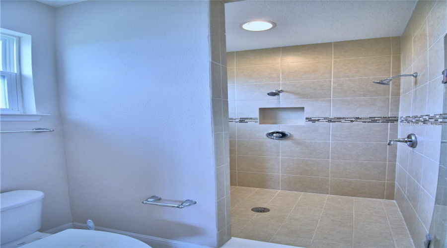 DAVENPORT, Florida 33896, 4 Bedrooms Bedrooms, ,3 BathroomsBathrooms,Residential,For Sale,ABERDEEN,0,MFRO6376344