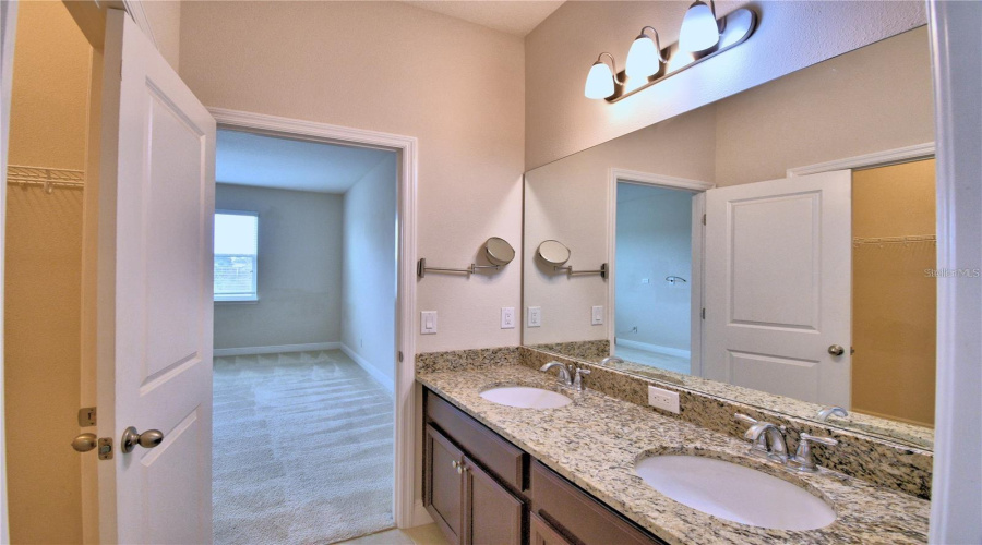 DAVENPORT, Florida 33896, 4 Bedrooms Bedrooms, ,3 BathroomsBathrooms,Residential,For Sale,ABERDEEN,0,MFRO6376344