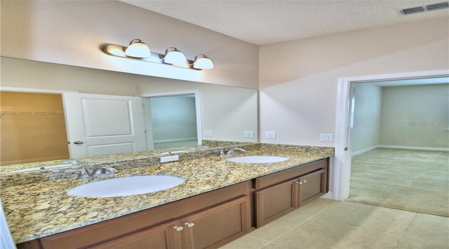 DAVENPORT, Florida 33896, 4 Bedrooms Bedrooms, ,3 BathroomsBathrooms,Residential,For Sale,ABERDEEN,0,MFRO6376344