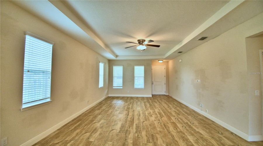 DAVENPORT, Florida 33896, 4 Bedrooms Bedrooms, ,3 BathroomsBathrooms,Residential,For Sale,ABERDEEN,0,MFRO6376344