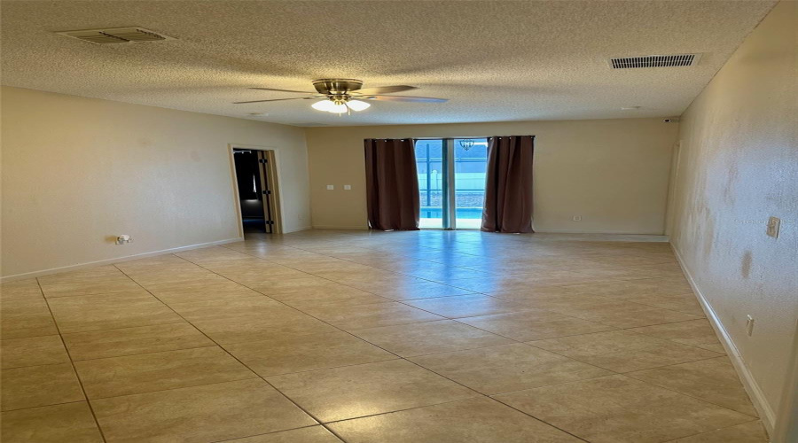 DAVENPORT, Florida 33837, 5 Bedrooms Bedrooms, ,3 BathroomsBathrooms,Residential,For Sale,KNOLLWOOD,0,MFRO6375905