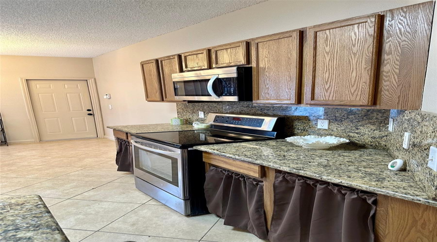 DAVENPORT, Florida 33837, 5 Bedrooms Bedrooms, ,3 BathroomsBathrooms,Residential,For Sale,KNOLLWOOD,0,MFRO6375905