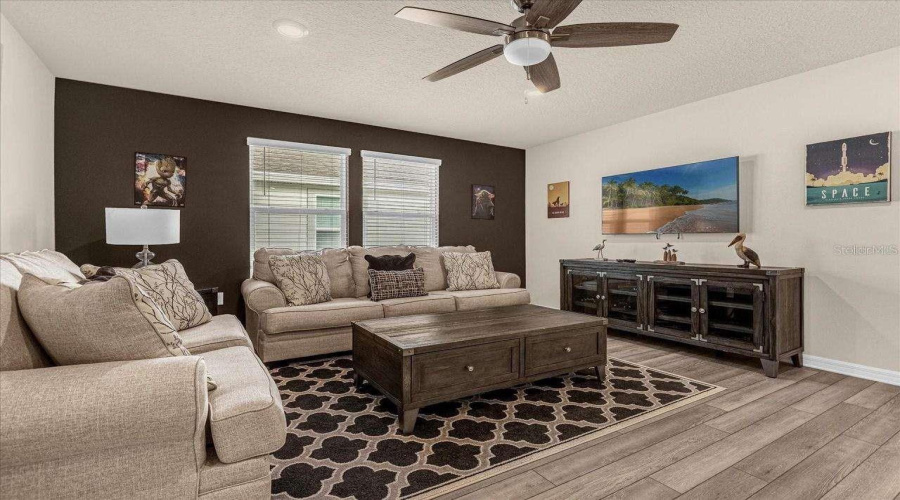 DAVENPORT, Florida 33897, 5 Bedrooms Bedrooms, ,5 BathroomsBathrooms,Residential,For Sale,KONA,0,MFRO6376217