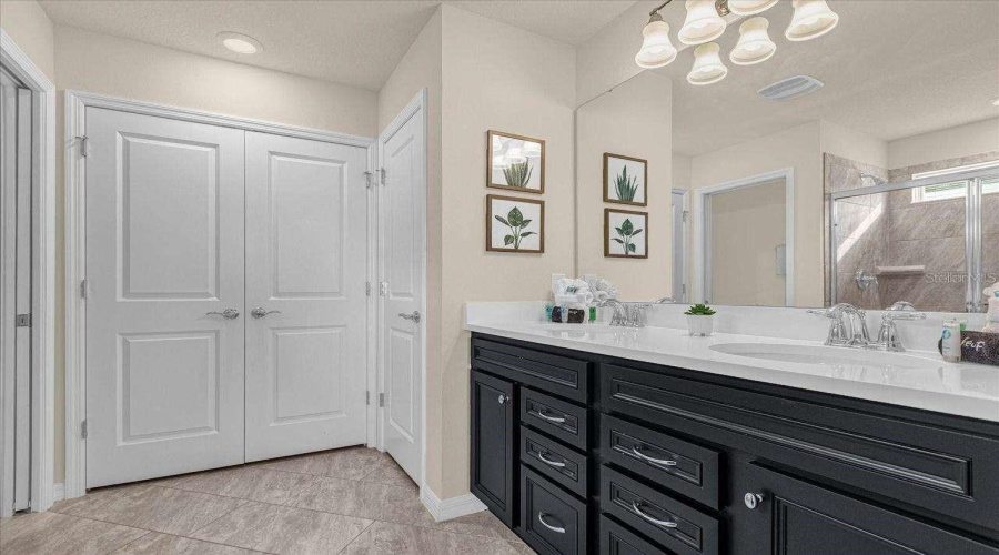 DAVENPORT, Florida 33897, 5 Bedrooms Bedrooms, ,5 BathroomsBathrooms,Residential,For Sale,KONA,0,MFRO6376217