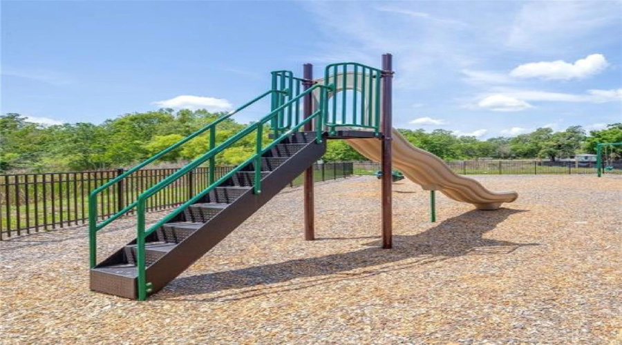 DAVENPORT, Florida 33837, 3 Bedrooms Bedrooms, ,2 BathroomsBathrooms,Residential,For Sale,VESARA,0,MFRO6375877