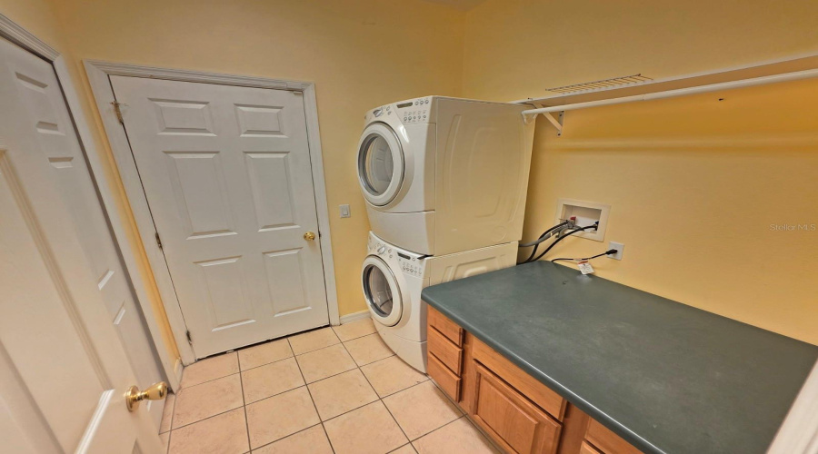 KISSIMMEE, Florida 34746, 4 Bedrooms Bedrooms, ,2 BathroomsBathrooms,Residential,For Sale,STAR GRASS,0,MFRS5142416