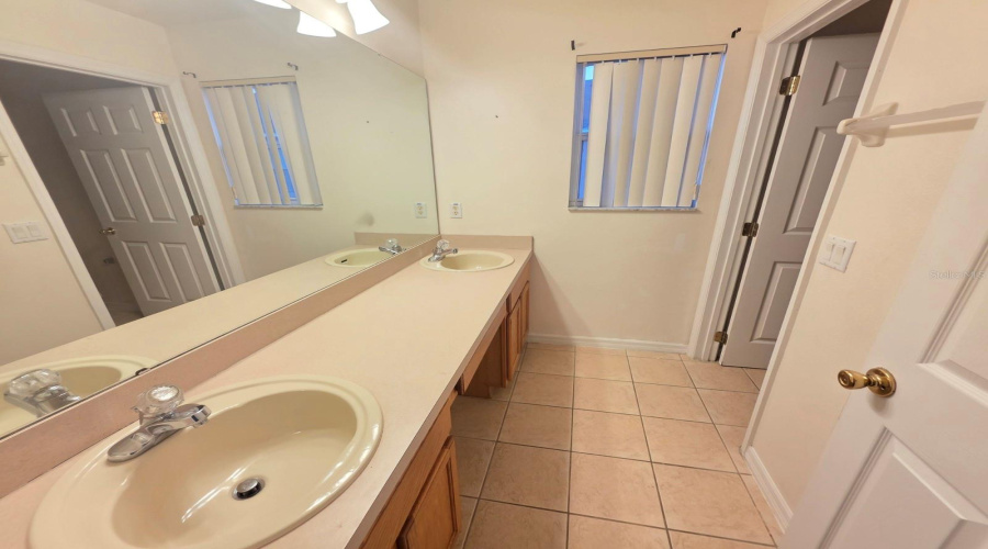 KISSIMMEE, Florida 34746, 4 Bedrooms Bedrooms, ,2 BathroomsBathrooms,Residential,For Sale,STAR GRASS,0,MFRS5142416