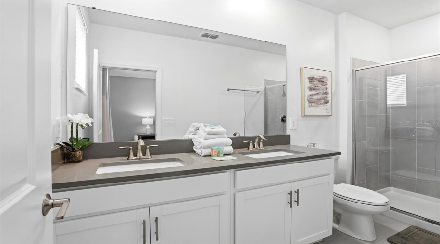 DAVENPORT, Florida 33896, 6 Bedrooms Bedrooms, ,5 BathroomsBathrooms,Residential,For Sale,TAKEAWAY,0,MFRS5142382