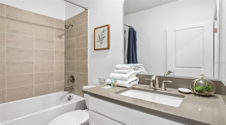 DAVENPORT, Florida 33896, 6 Bedrooms Bedrooms, ,5 BathroomsBathrooms,Residential,For Sale,TAKEAWAY,0,MFRS5142382