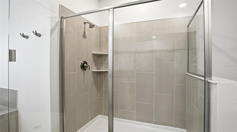 DAVENPORT, Florida 33896, 6 Bedrooms Bedrooms, ,5 BathroomsBathrooms,Residential,For Sale,TAKEAWAY,0,MFRS5142382