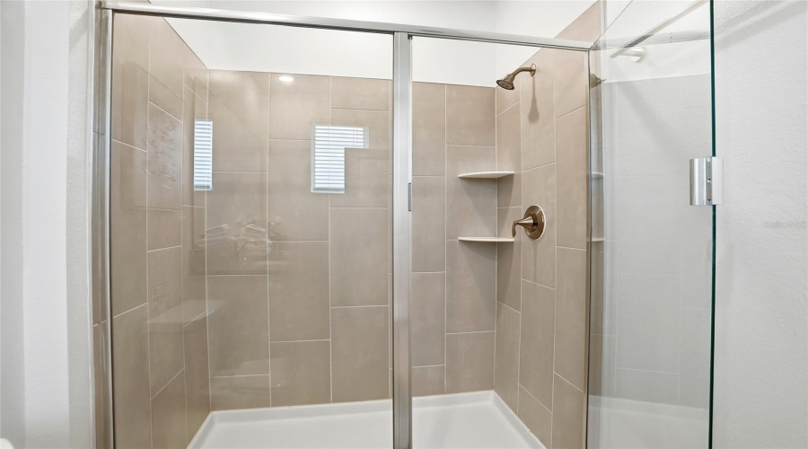 DAVENPORT, Florida 33896, 6 Bedrooms Bedrooms, ,5 BathroomsBathrooms,Residential,For Sale,TAKEAWAY,0,MFRS5142382