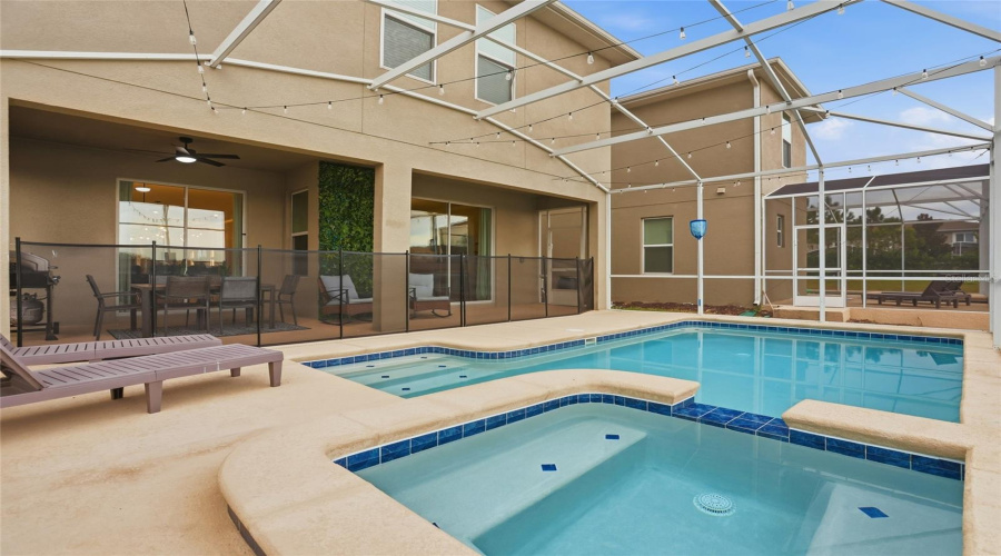 DAVENPORT, Florida 33896, 6 Bedrooms Bedrooms, ,5 BathroomsBathrooms,Residential,For Sale,TAKEAWAY,0,MFRS5142382