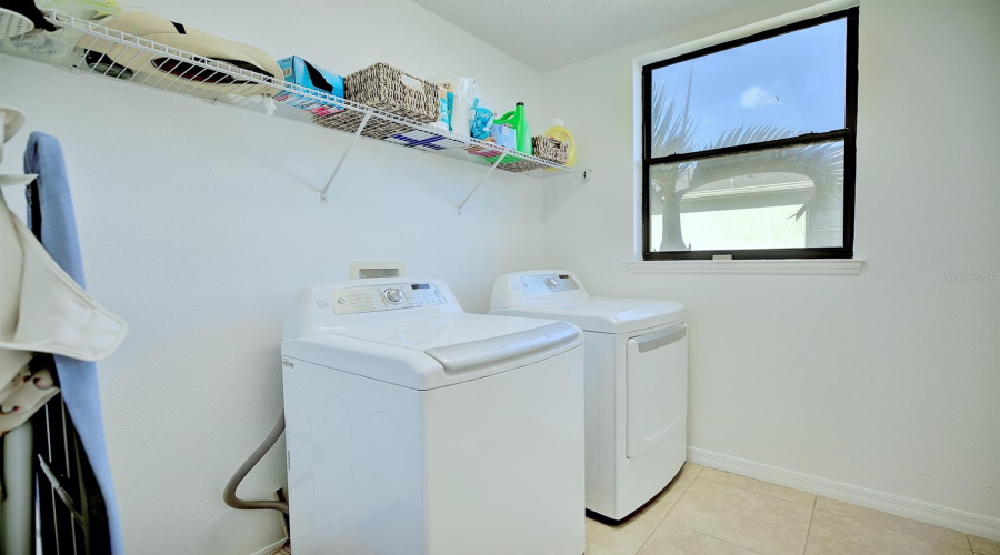 KISSIMMEE, Florida 34746, 4 Bedrooms Bedrooms, ,3 BathroomsBathrooms,Residential,For Sale,BASS BOAT,0,MFRO6376700