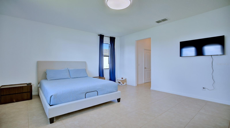 KISSIMMEE, Florida 34746, 4 Bedrooms Bedrooms, ,3 BathroomsBathrooms,Residential,For Sale,BASS BOAT,0,MFRO6376700